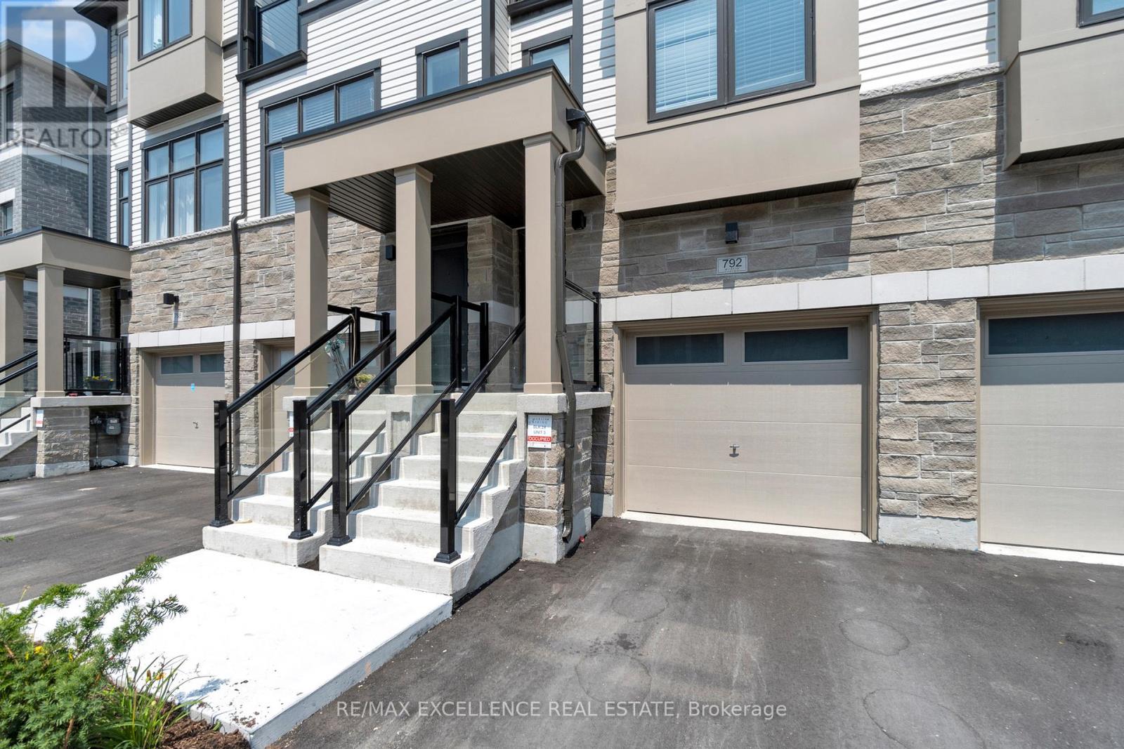 792 Kootenay Path, Oshawa, Ontario  L1H 0B1 - Photo 4 - E12478788