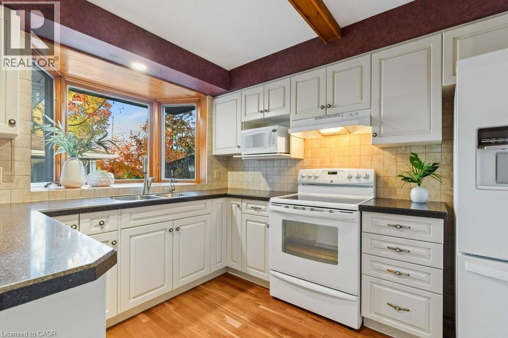 457 Stillmeadow Circle, Waterloo, Ontario  N2L 5M1 - Photo 5 - 40781610