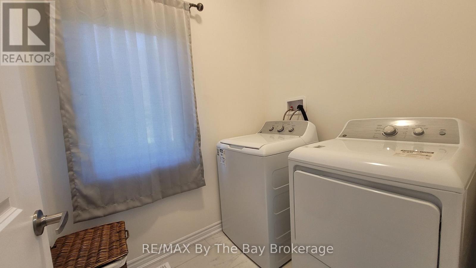 172 Rosanne Circle, Wasaga Beach, Ontario  L9Z 0N1 - Photo 13 - S12478851