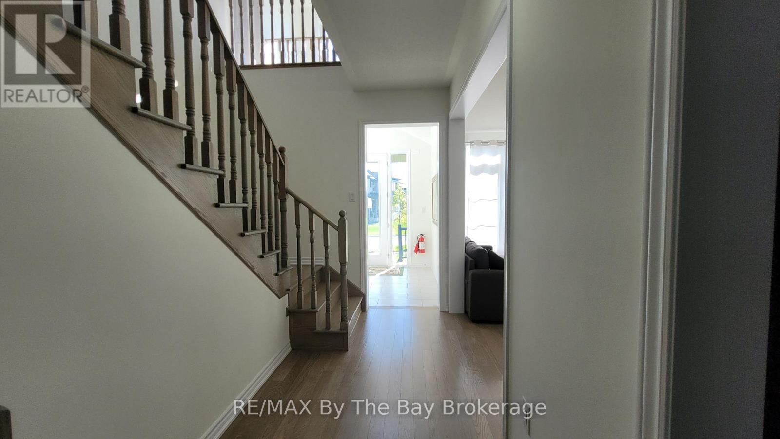 172 Rosanne Circle, Wasaga Beach, Ontario  L9Z 0N1 - Photo 6 - S12478851
