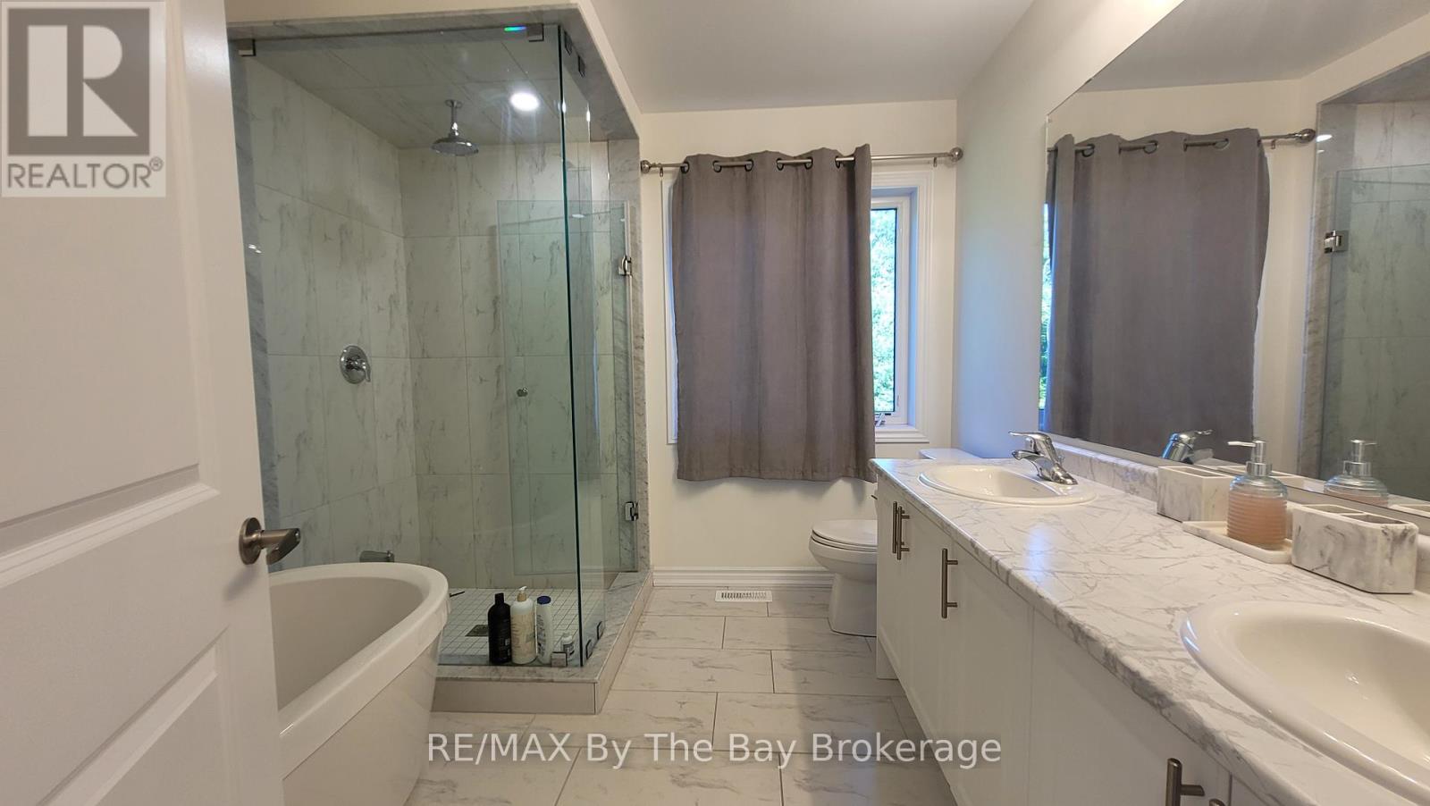 172 Rosanne Circle, Wasaga Beach, Ontario  L9Z 0N1 - Photo 8 - S12478851