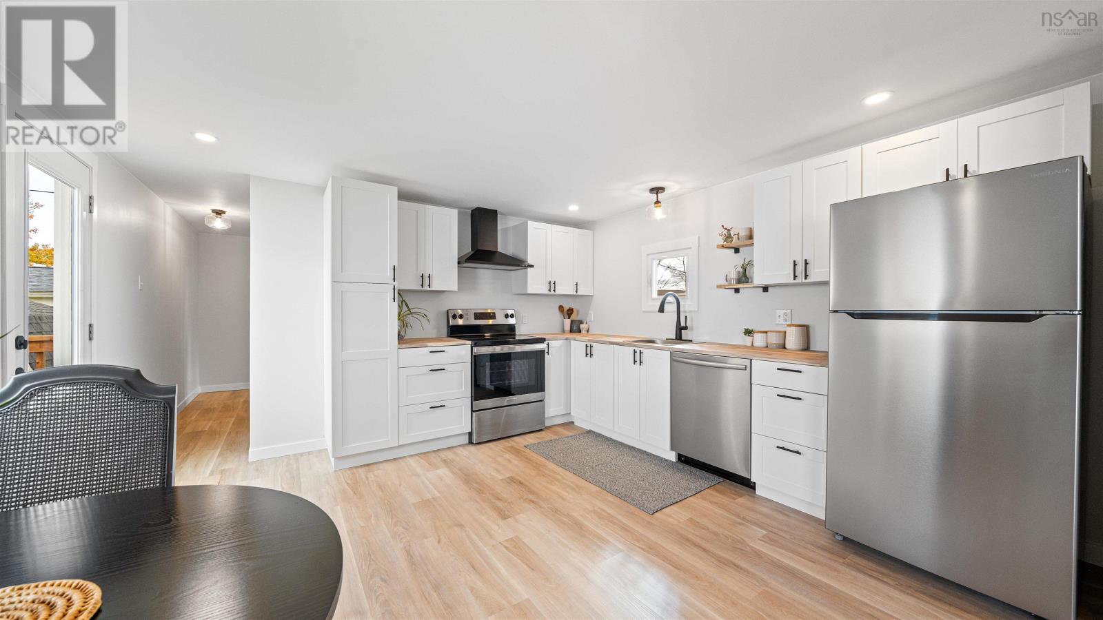 18 Earleton Avenue, Dartmouth, Nova Scotia  B2Y 2A7 - Photo 1 - 202526467