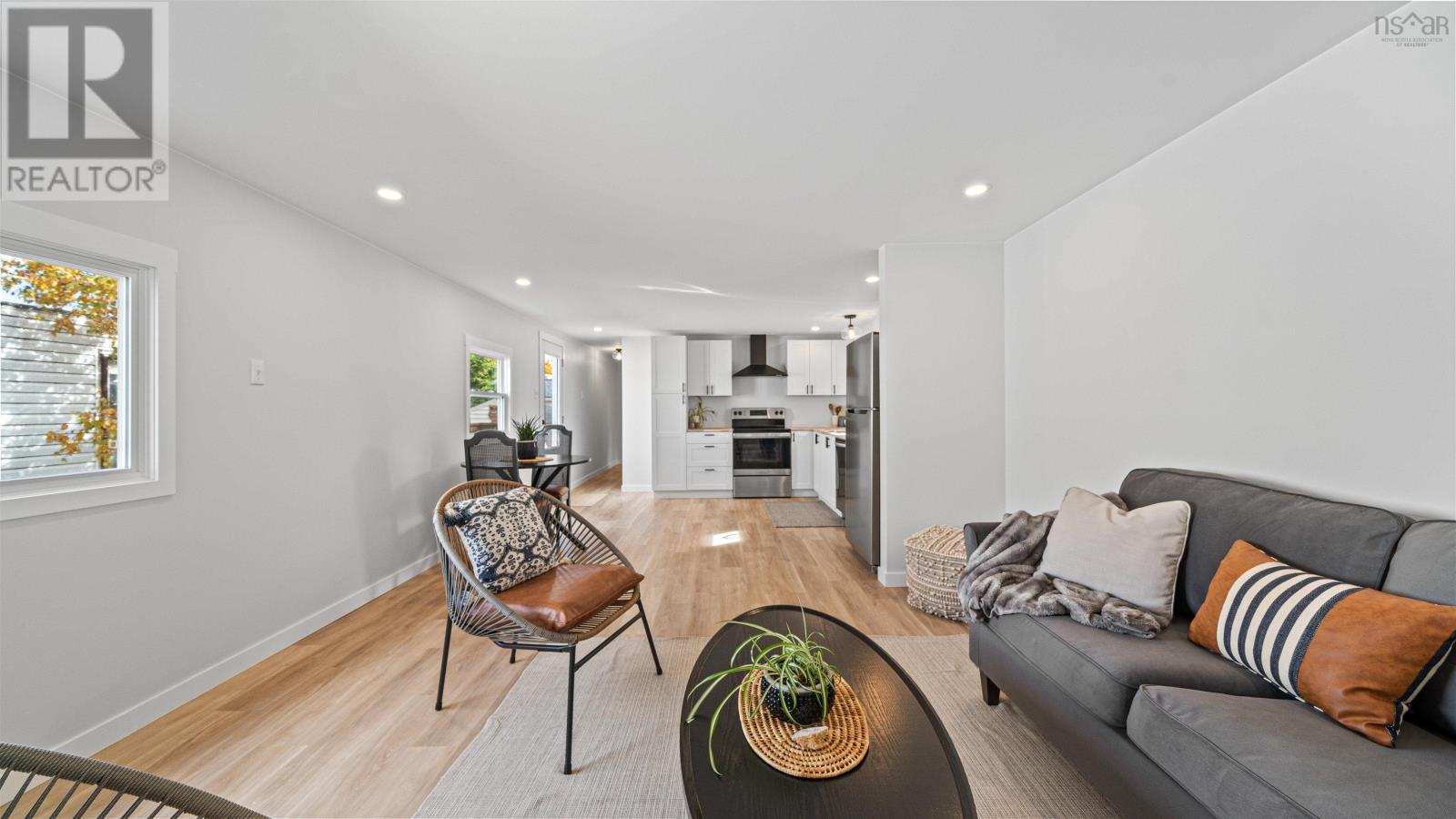 18 Earleton Avenue, Dartmouth, Nova Scotia  B2Y 2A7 - Photo 3 - 202526467