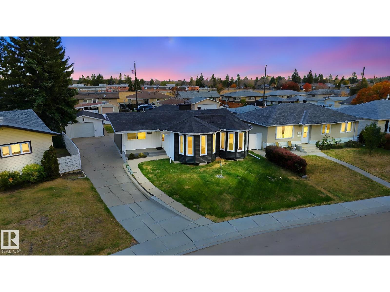 10524 134 Av Nw, Edmonton, Alberta  T5E 1J6 - Photo 2 - E4463154