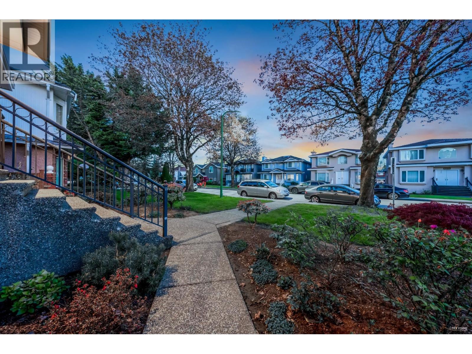 3919 Pine Street, Burnaby, British Columbia  V5G 1Z3 - Photo 5 - R3060145