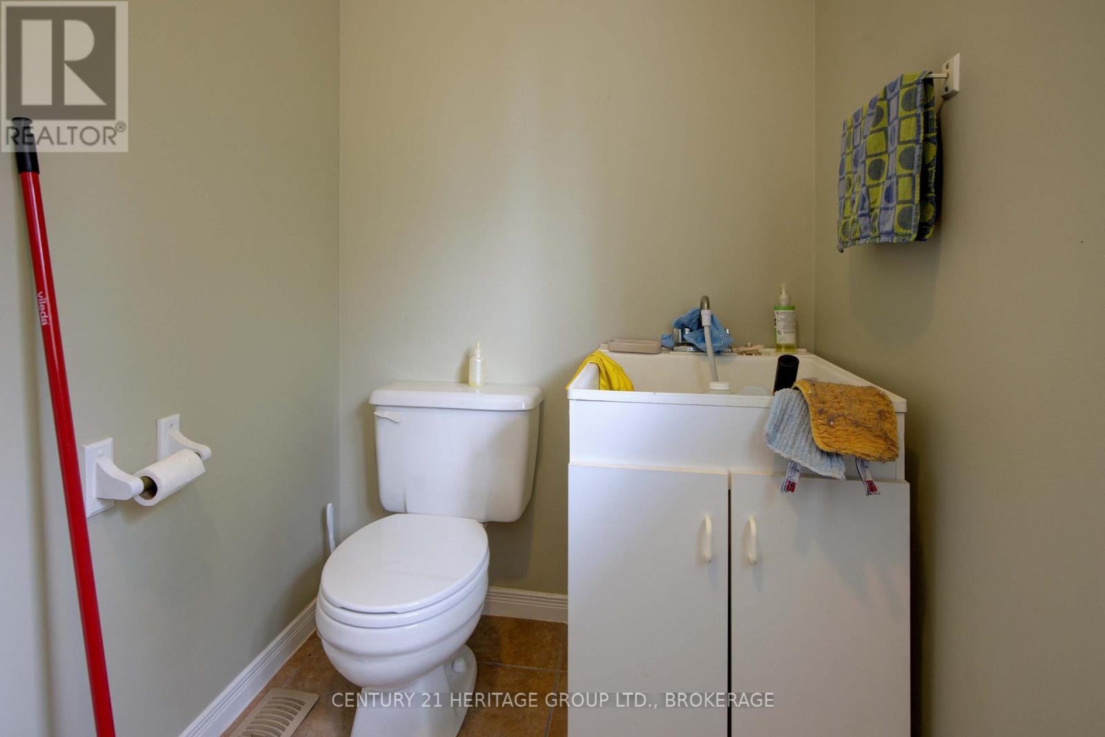 1467 Slab Street, Centre Hastings, Ontario  K0K 3E0 - Photo 6 - X12478871