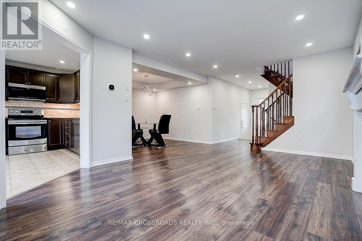 9 Whiterose Lane, Whitchurch-Stouffville, Ontario  L4A 3A4 - Photo 10 - N12478758