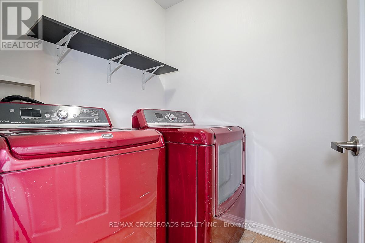 9 Whiterose Lane, Whitchurch-Stouffville, Ontario  L4A 3A4 - Photo 33 - N12478758