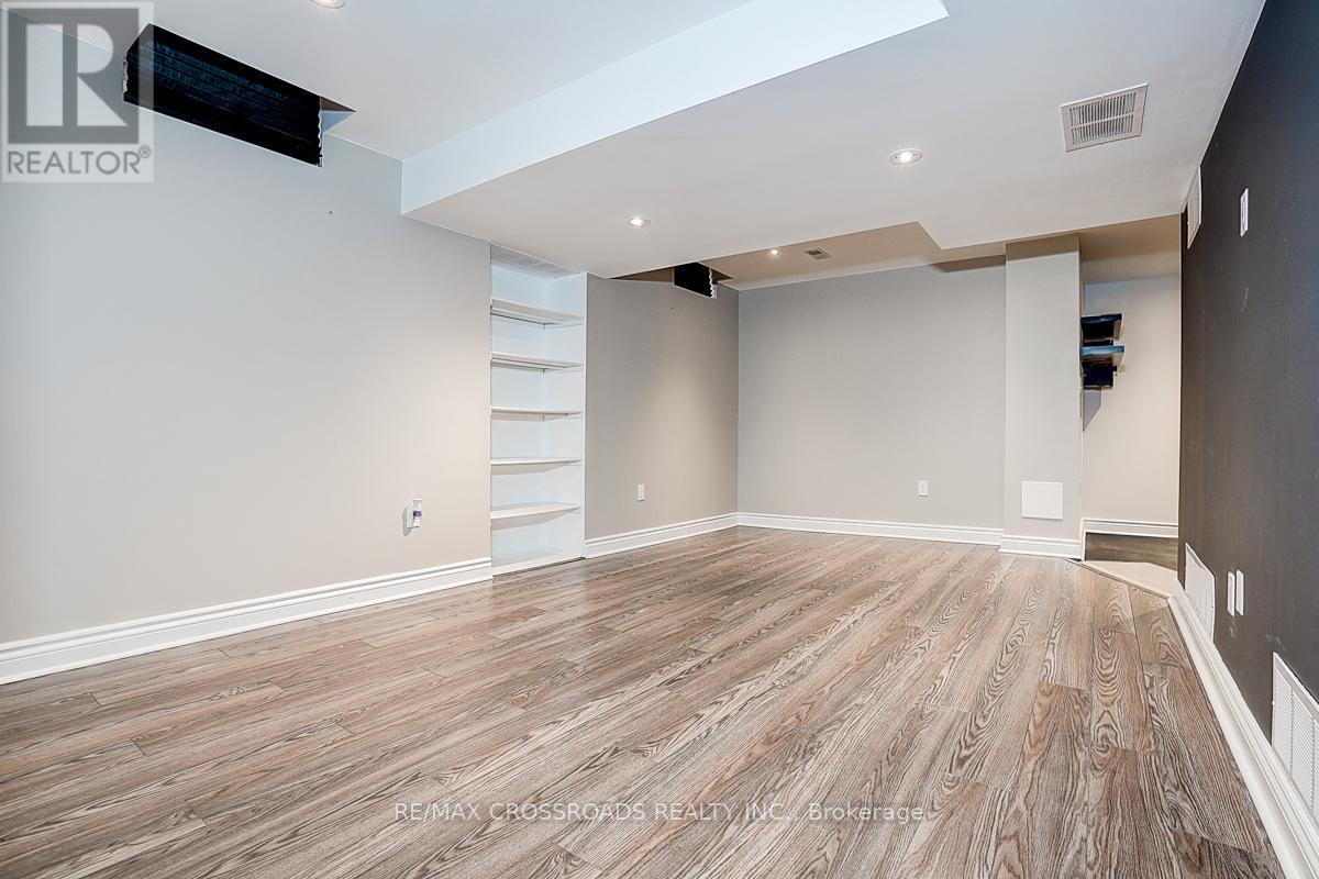 9 Whiterose Lane, Whitchurch-Stouffville, Ontario  L4A 3A4 - Photo 37 - N12478758