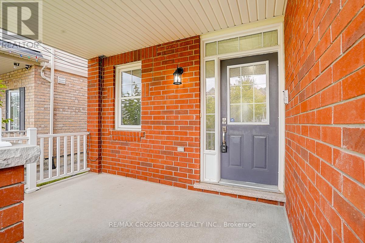 9 Whiterose Lane, Whitchurch-Stouffville, Ontario  L4A 3A4 - Photo 4 - N12478758