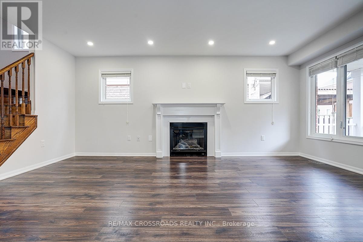 9 Whiterose Lane, Whitchurch-Stouffville, Ontario  L4A 3A4 - Photo 6 - N12478758