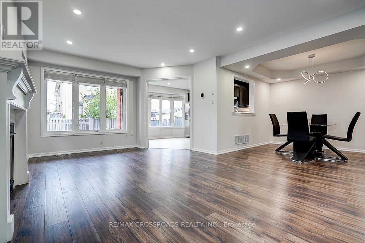 9 Whiterose Lane, Whitchurch-Stouffville, Ontario  L4A 3A4 - Photo 7 - N12478758