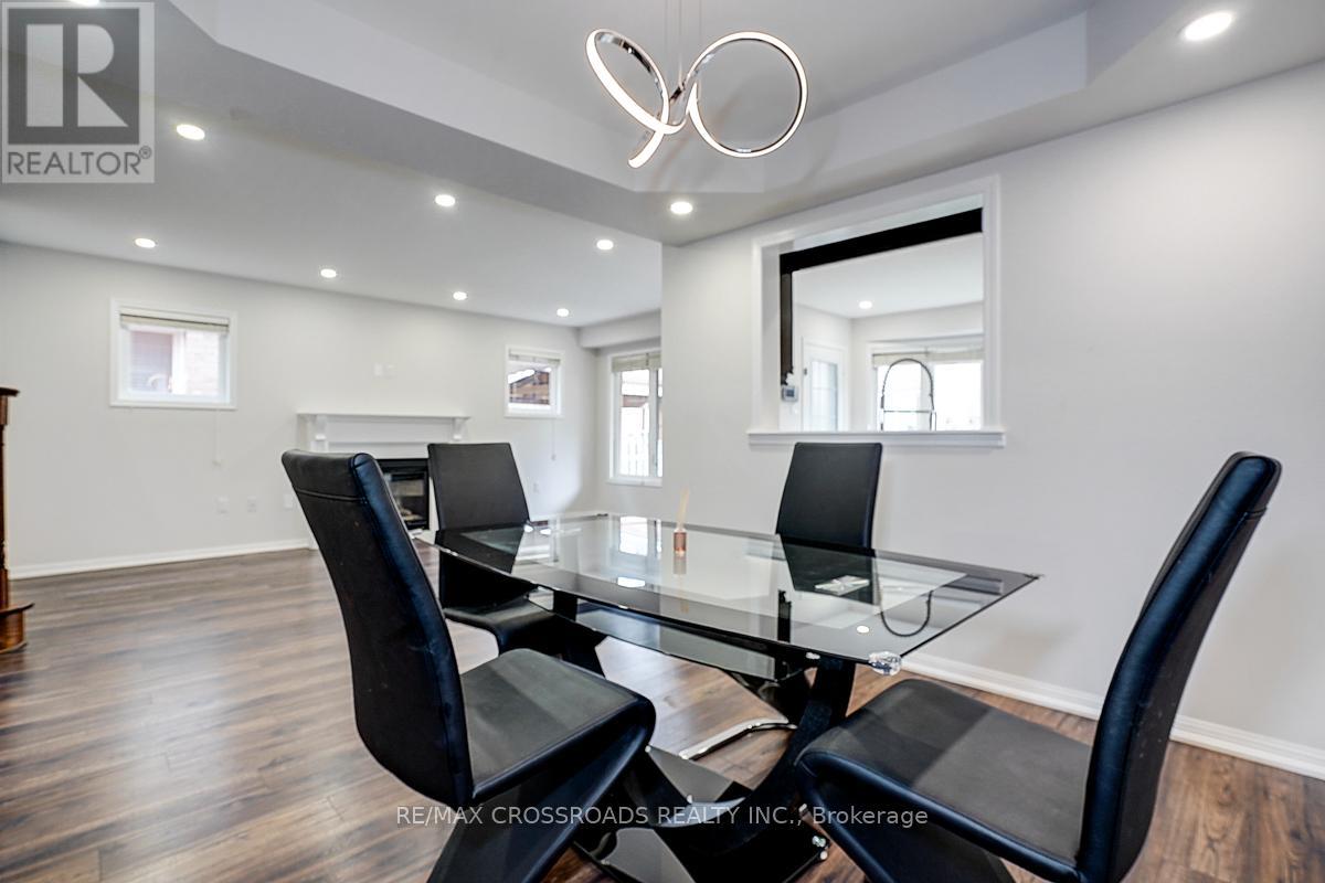 9 Whiterose Lane, Whitchurch-Stouffville, Ontario  L4A 3A4 - Photo 9 - N12478758