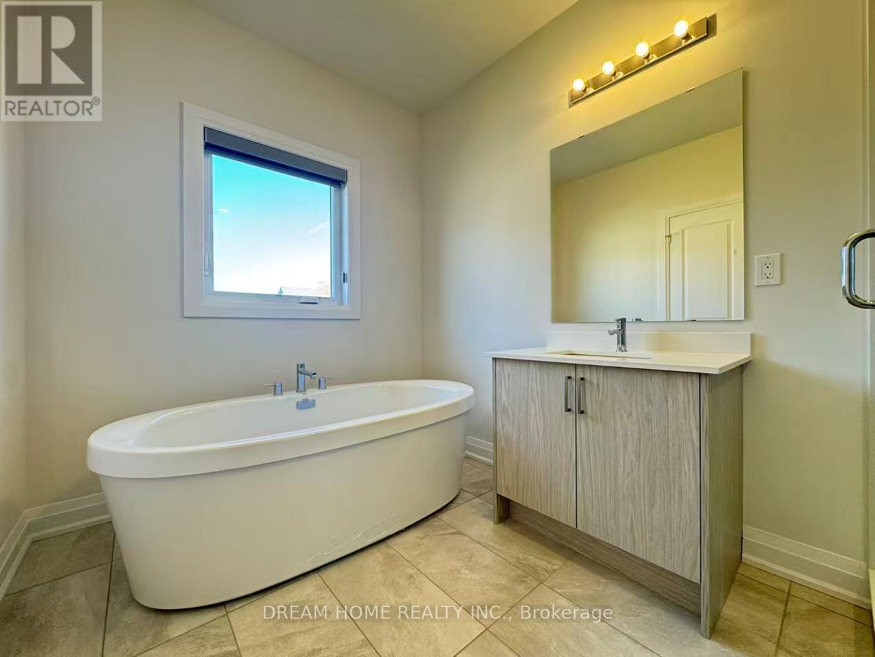 138 Seguin Street, Richmond Hill, Ontario  L4E 1N2 - Photo 8 - N12478774