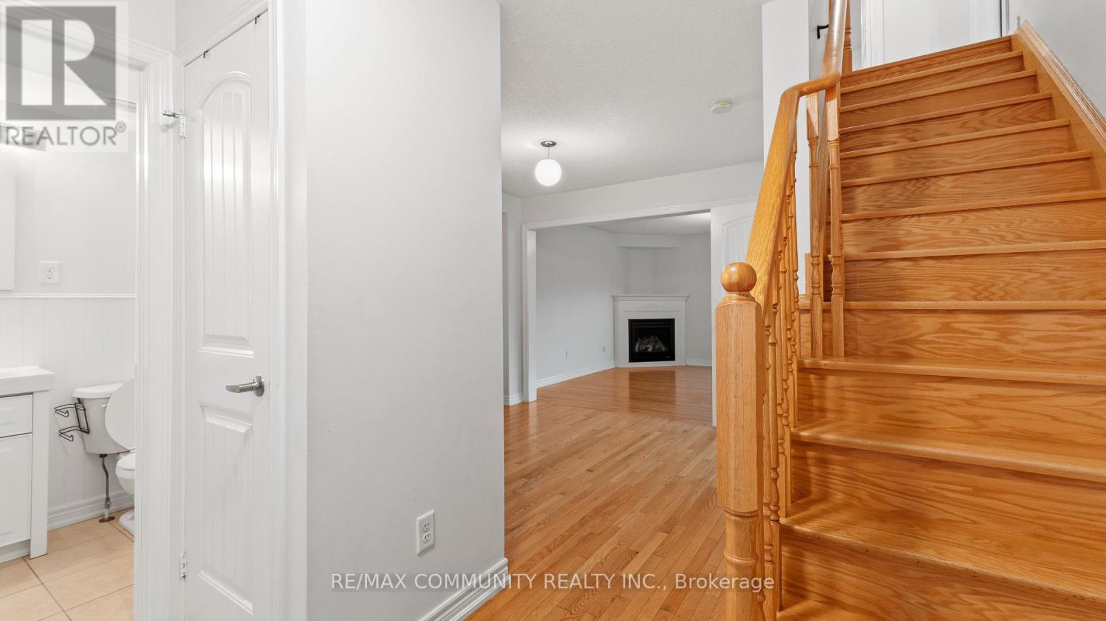 83 Swenson Street, New Tecumseth, Ontario  L9R 1V2 - Photo 4 - N12478829