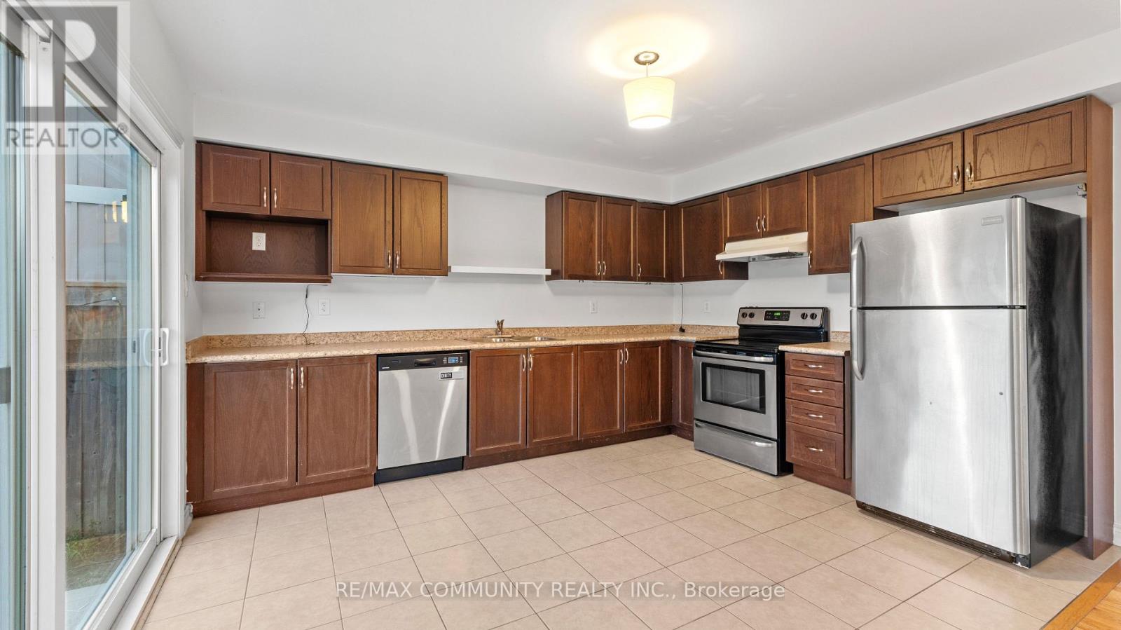 83 Swenson Street, New Tecumseth, Ontario  L9R 1V2 - Photo 8 - N12478829