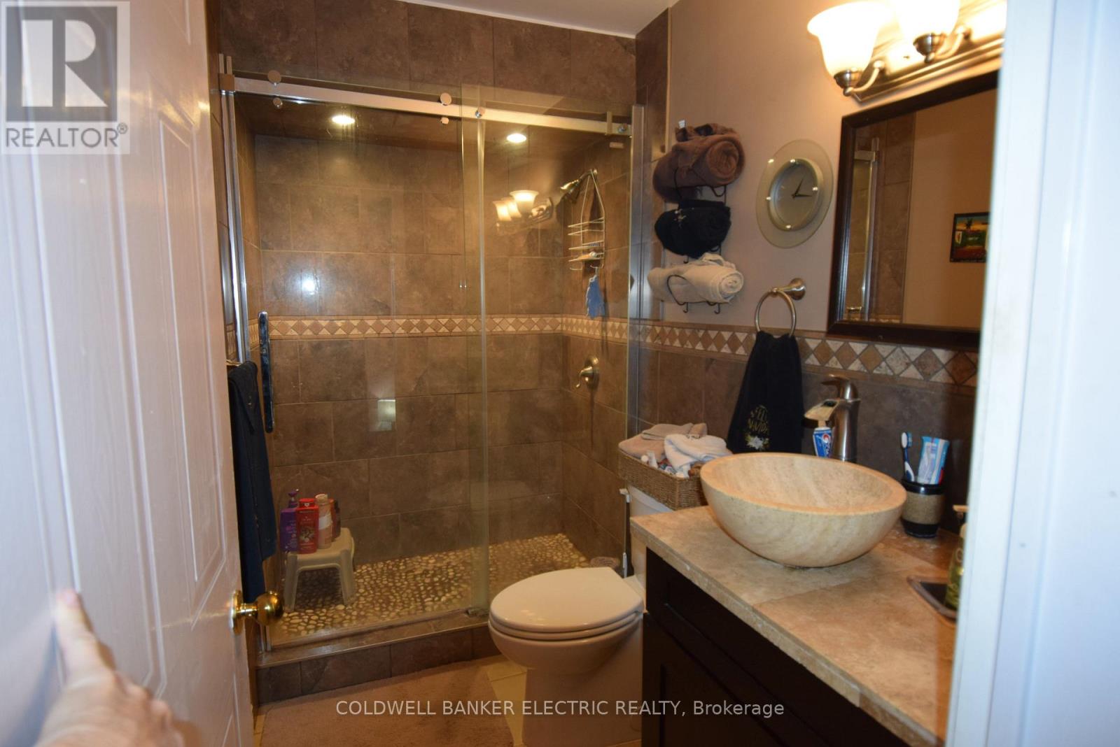 247 Towerhill Road, Peterborough, Ontario K9H 7N1 - Photo 25 - X12478866