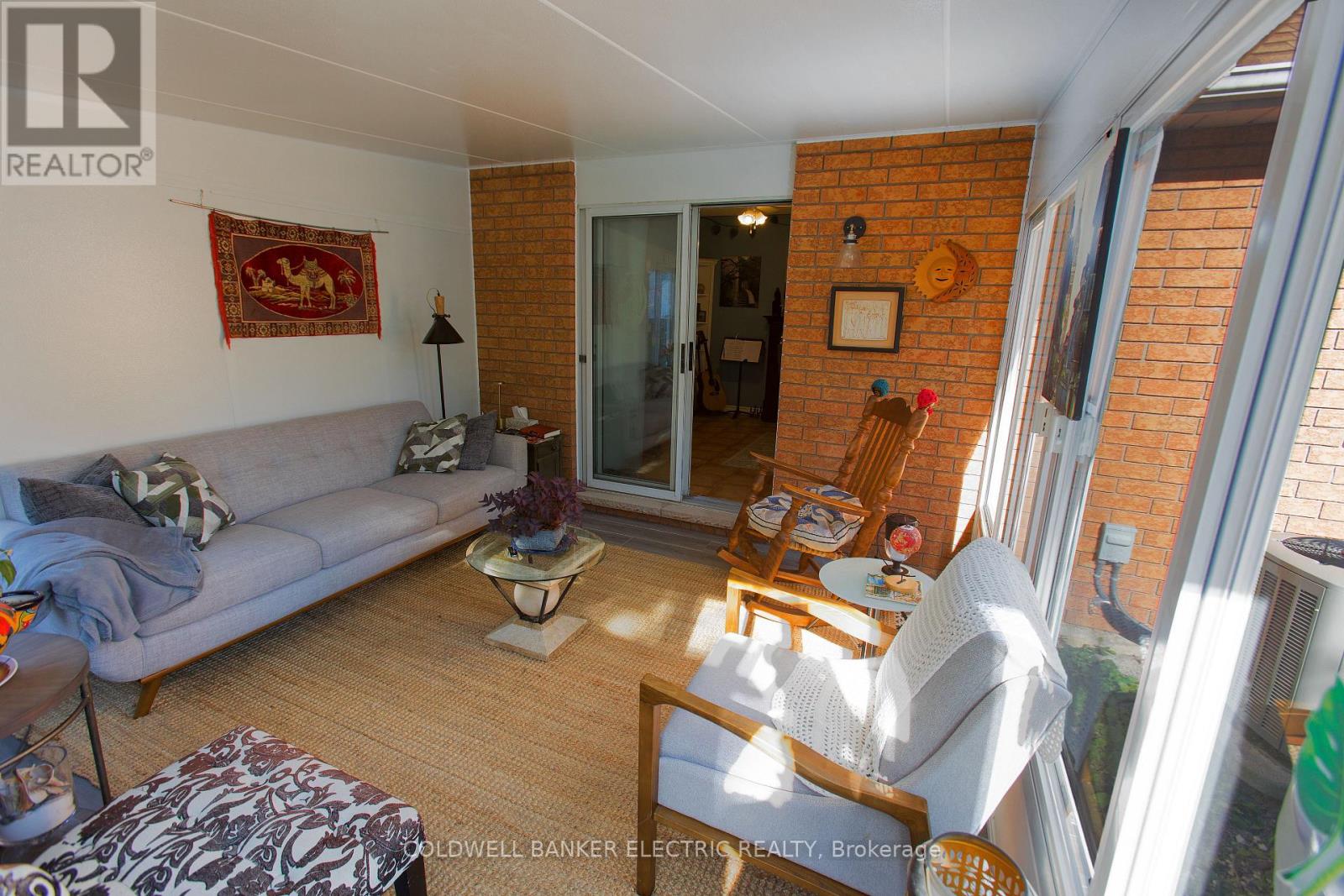 247 Towerhill Road, Peterborough, Ontario K9H 7N1 - Photo 6 - X12478866