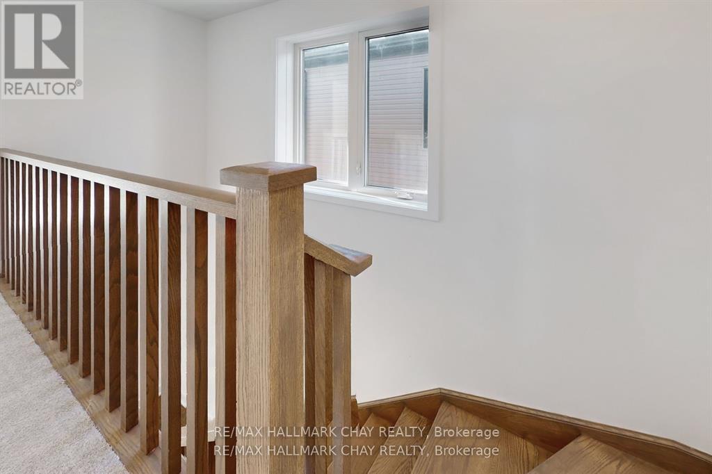 37 Turnberry Lane, Barrie, Ontario  L9J 0M8 - Photo 15 - S12478735