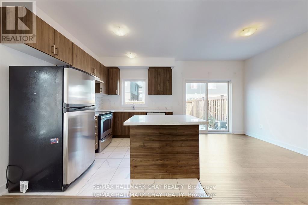 37 Turnberry Lane, Barrie, Ontario  L9J 0M8 - Photo 9 - S12478735