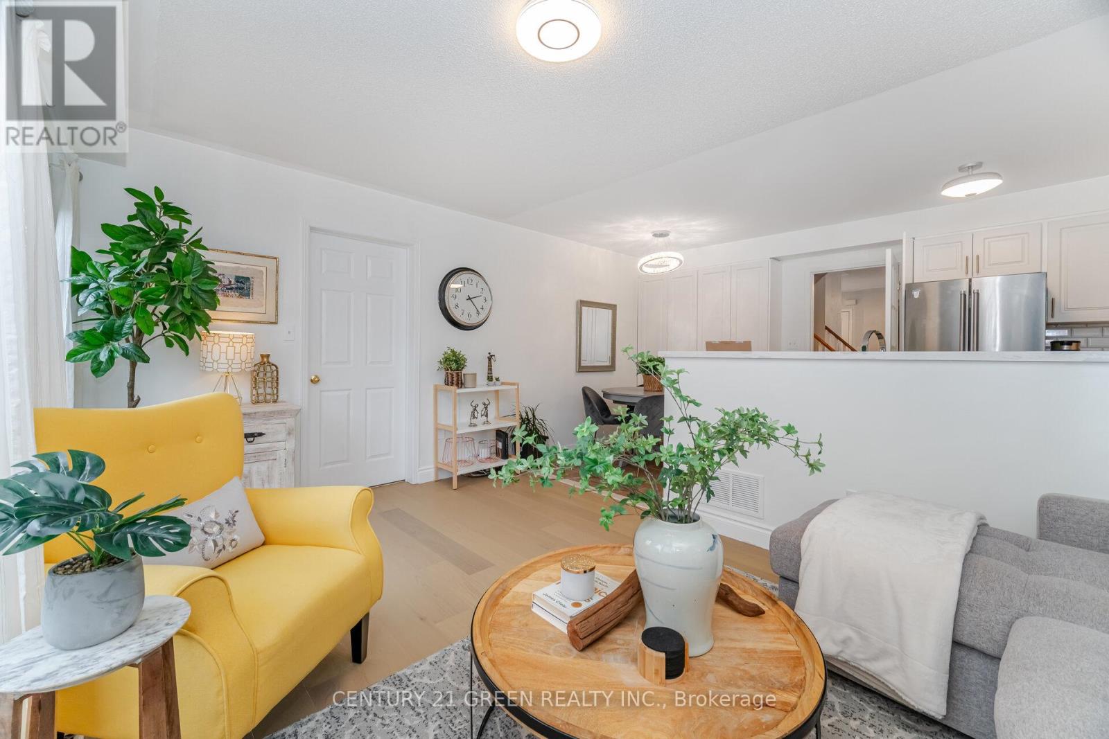 2403 Emerson Drive, Burlington, Ontario  L7L 7M4 - Photo 13 - W12478726
