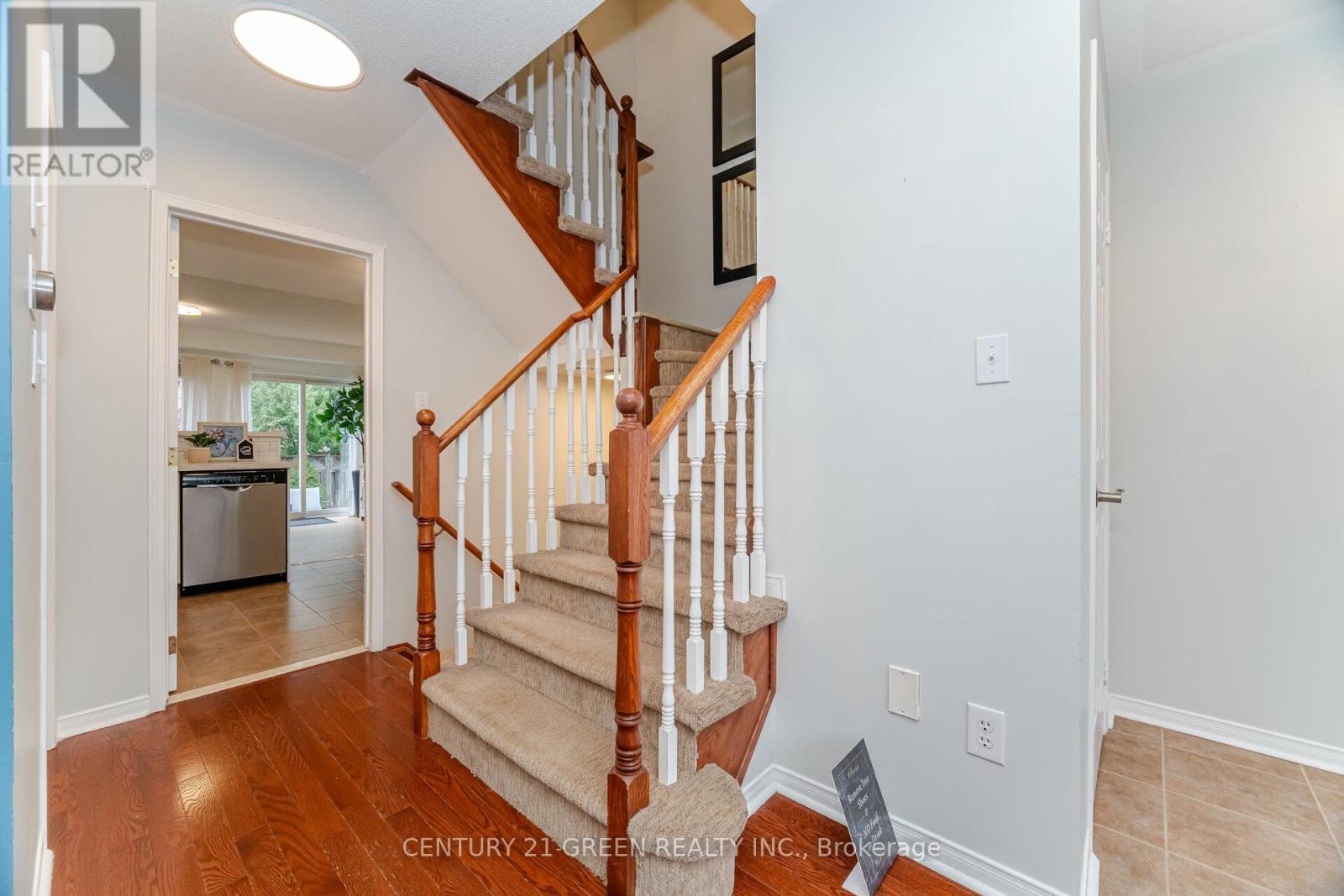 2403 Emerson Drive, Burlington, Ontario  L7L 7M4 - Photo 18 - W12478726