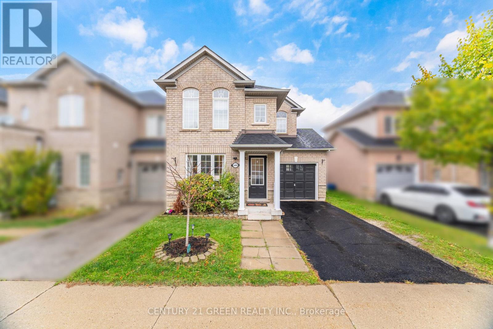 2403 Emerson Drive, Burlington, Ontario  L7L 7M4 - Photo 2 - W12478726