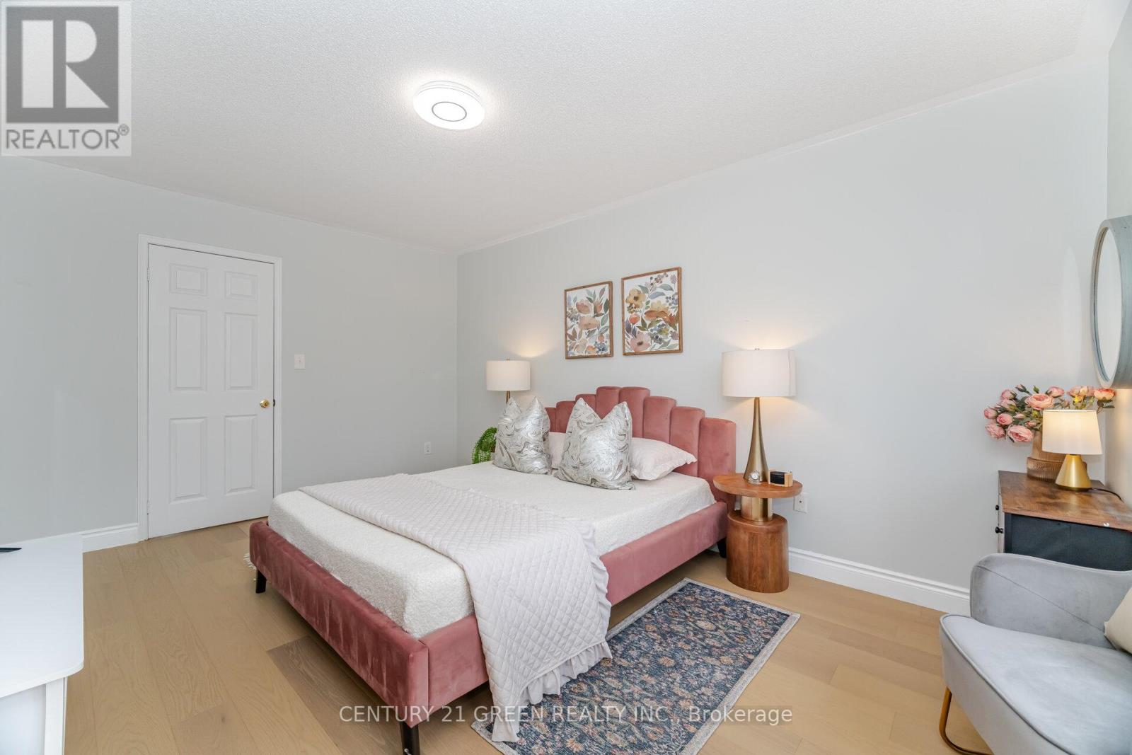 2403 Emerson Drive, Burlington, Ontario  L7L 7M4 - Photo 21 - W12478726
