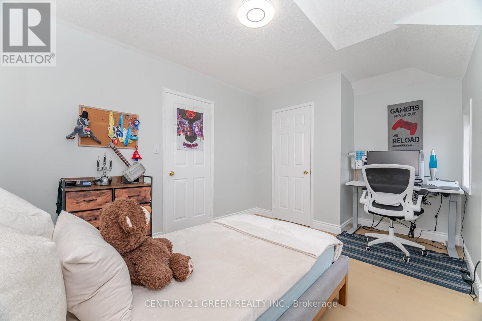 2403 Emerson Drive, Burlington, Ontario  L7L 7M4 - Photo 26 - W12478726