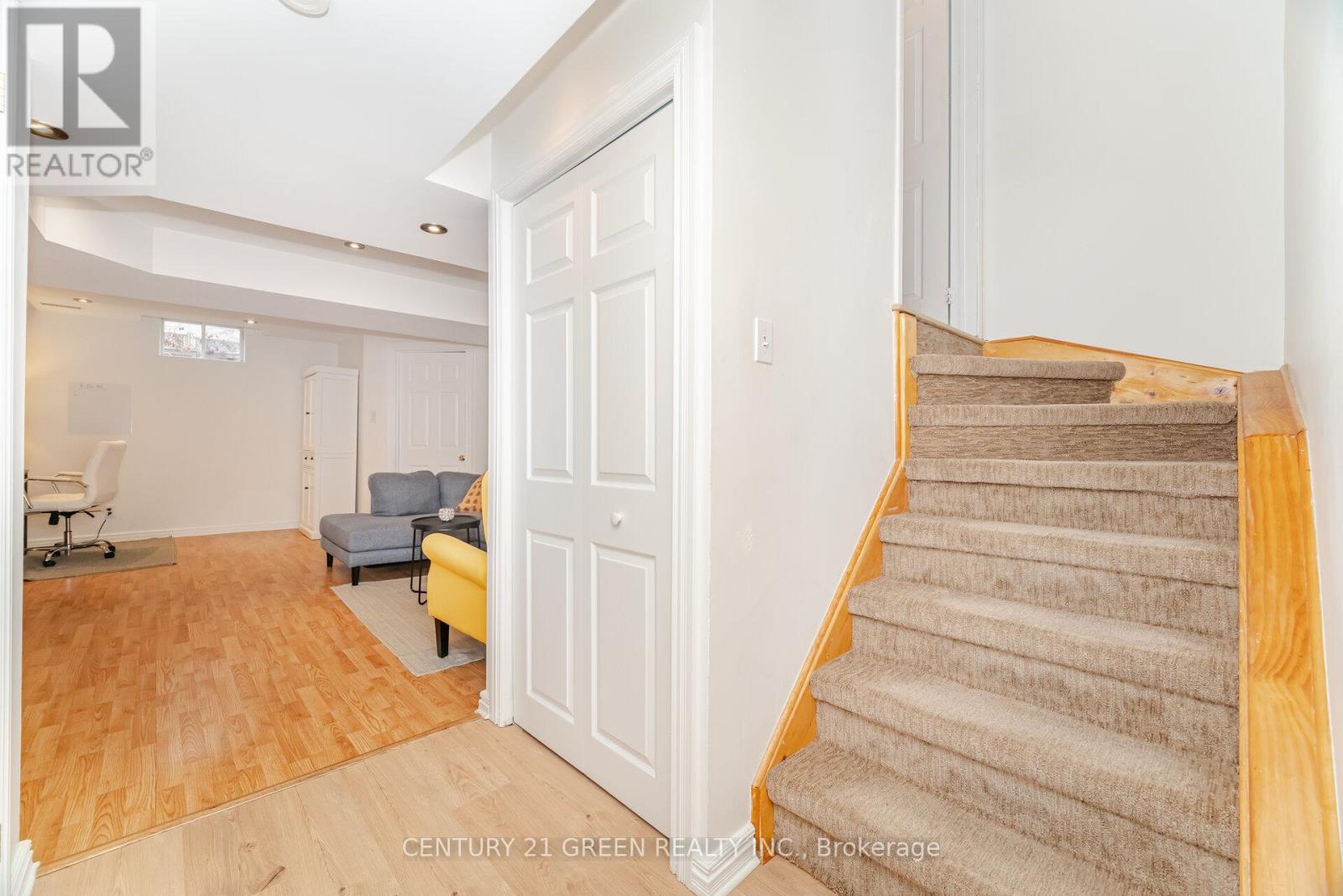 2403 Emerson Drive, Burlington, Ontario  L7L 7M4 - Photo 31 - W12478726