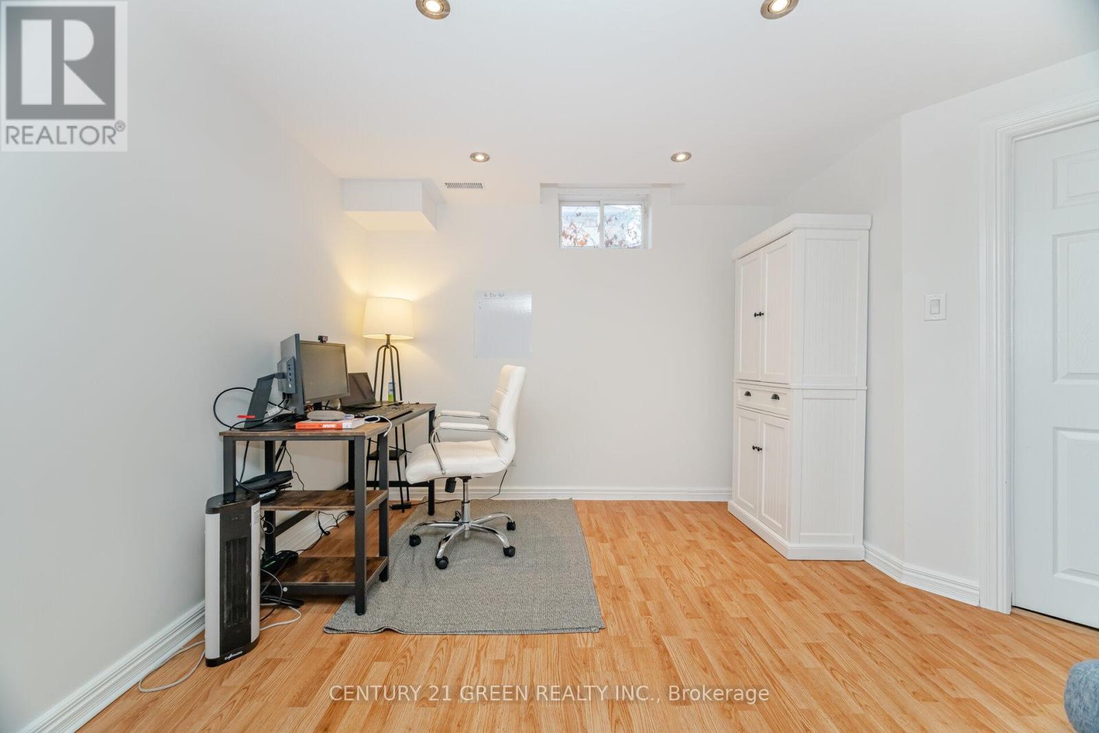 2403 Emerson Drive, Burlington, Ontario  L7L 7M4 - Photo 35 - W12478726