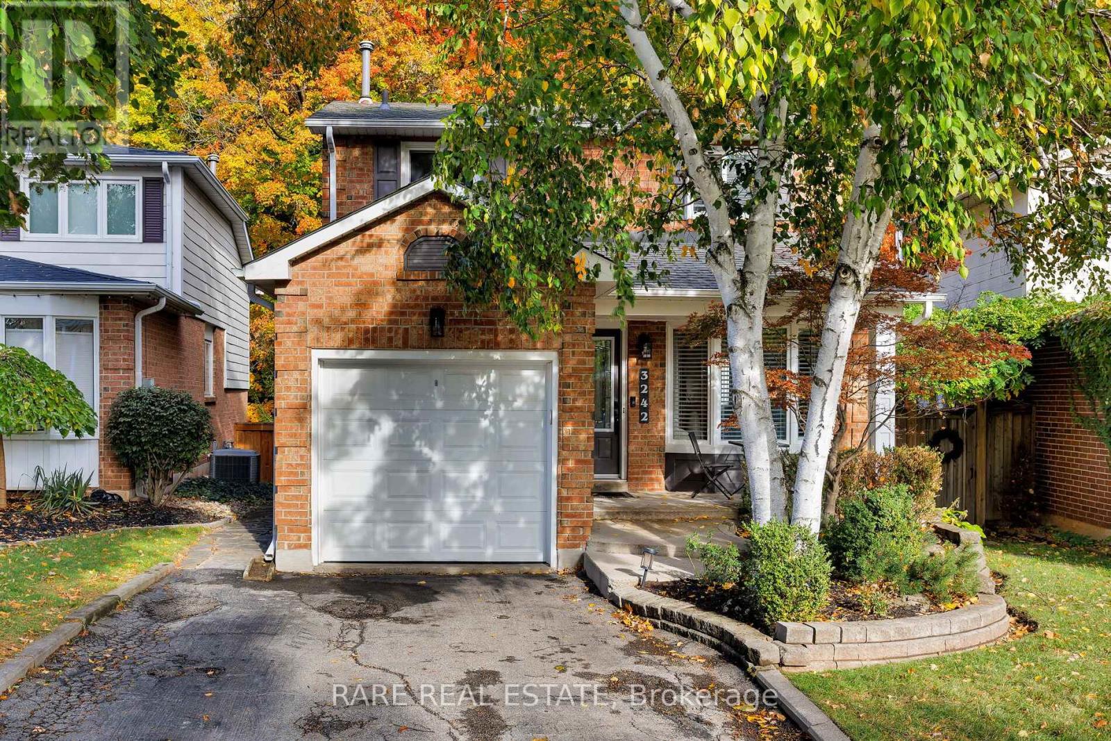 3242 Greenbough Crescent, Burlington, Ontario  L7M 3A6 - Photo 2 - W12478737