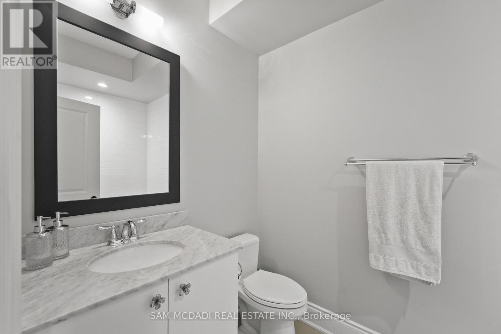 2 - 2160 Trafalgar Road, Oakville, Ontario  L6H 0N3 - Photo 20 - W12478771