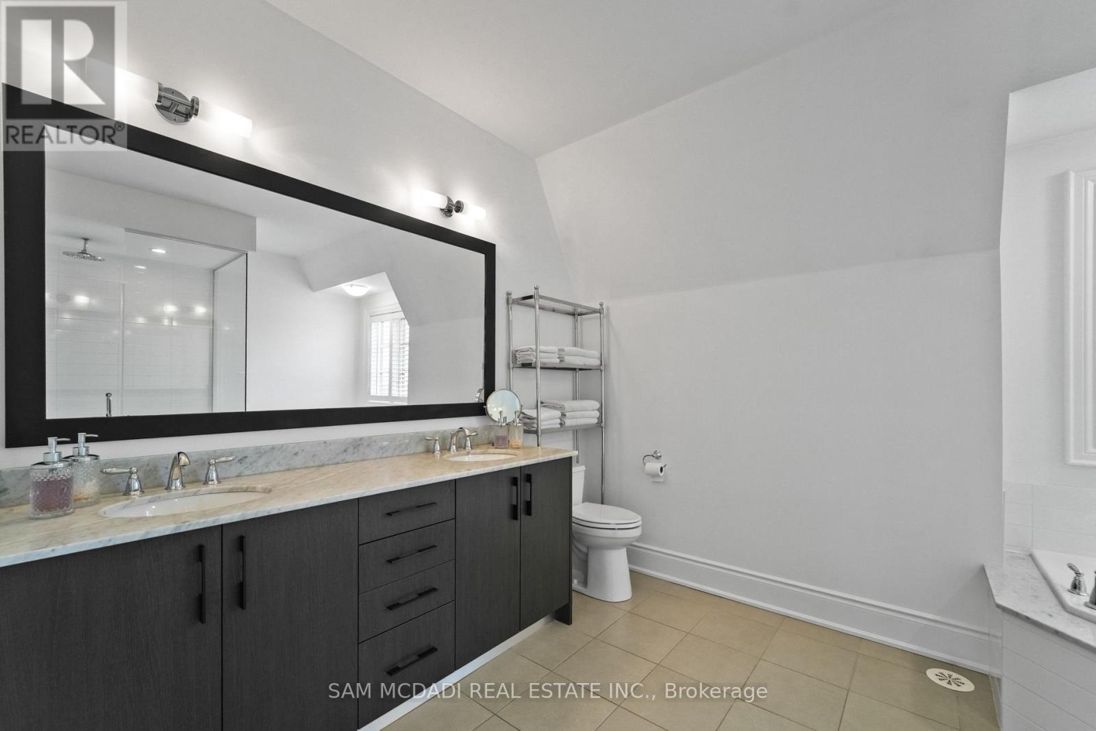 2 - 2160 Trafalgar Road, Oakville, Ontario  L6H 0N3 - Photo 28 - W12478771