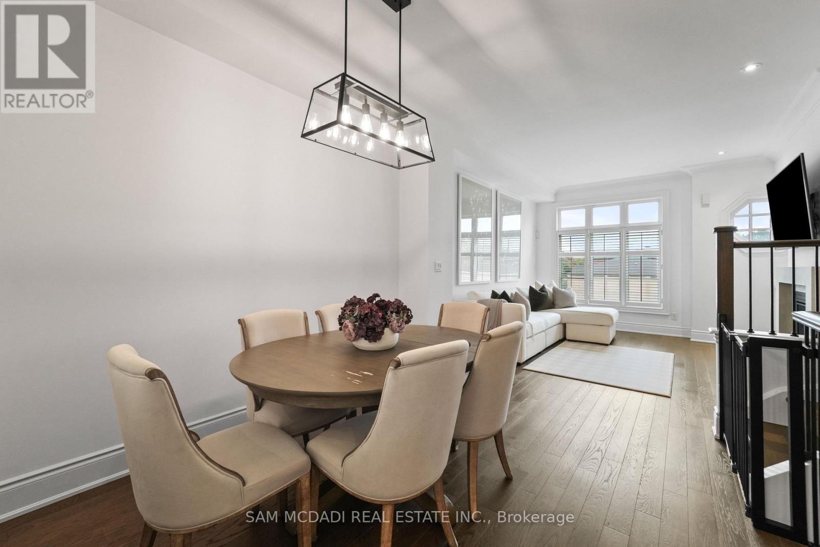 2 - 2160 Trafalgar Road, Oakville, Ontario  L6H 0N3 - Photo 6 - W12478771