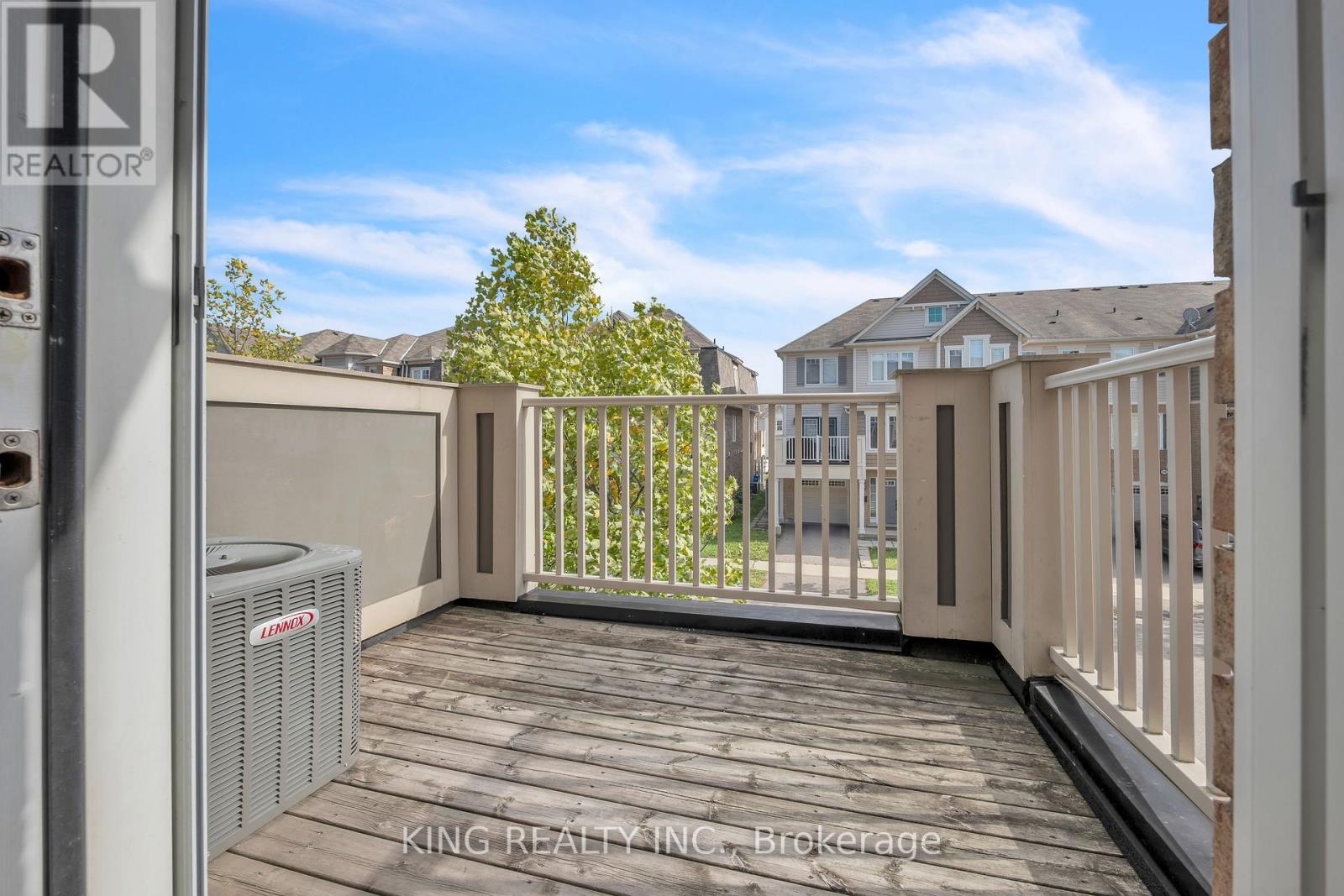 245 Septimus Heights, Milton, Ontario  L9T 8N7 - Photo 10 - W12478780