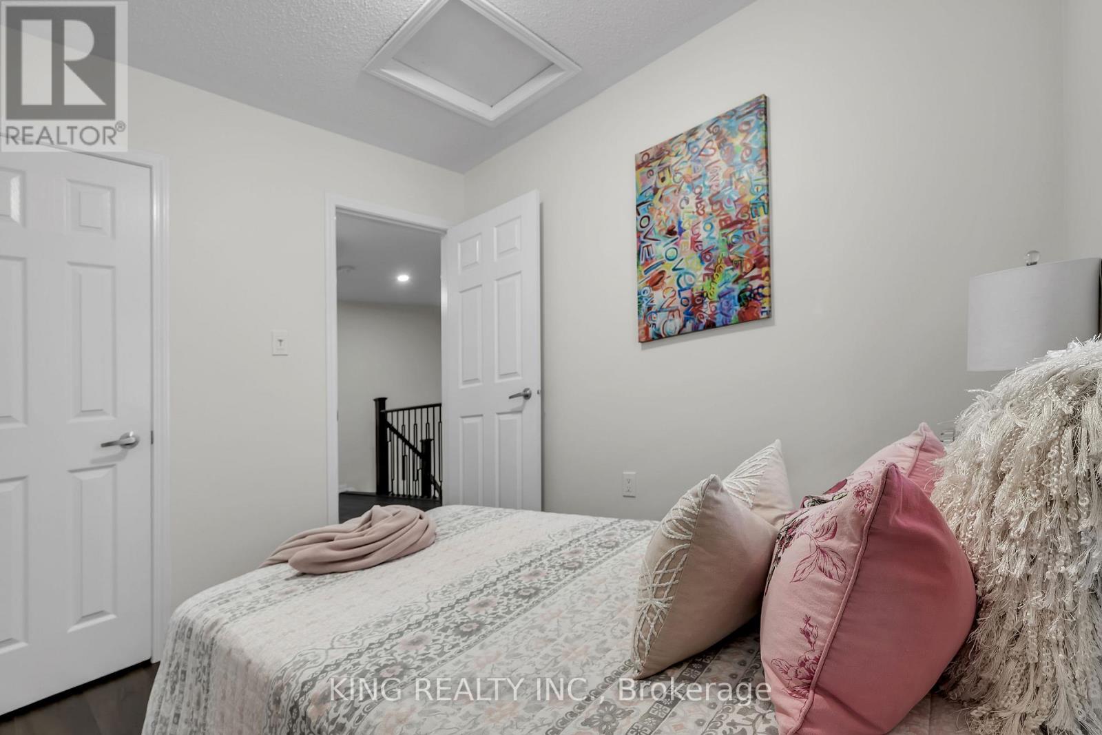 245 Septimus Heights, Milton, Ontario  L9T 8N7 - Photo 20 - W12478780