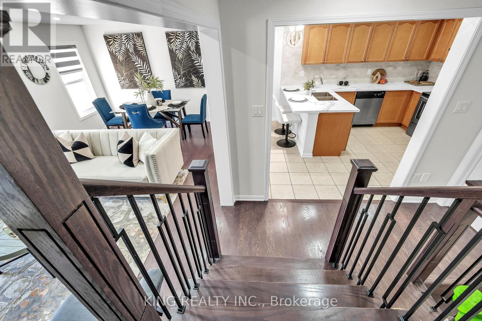 245 Septimus Heights, Milton, Ontario  L9T 8N7 - Photo 24 - W12478780