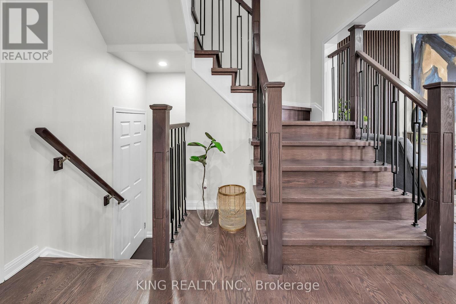 245 Septimus Heights, Milton, Ontario  L9T 8N7 - Photo 26 - W12478780