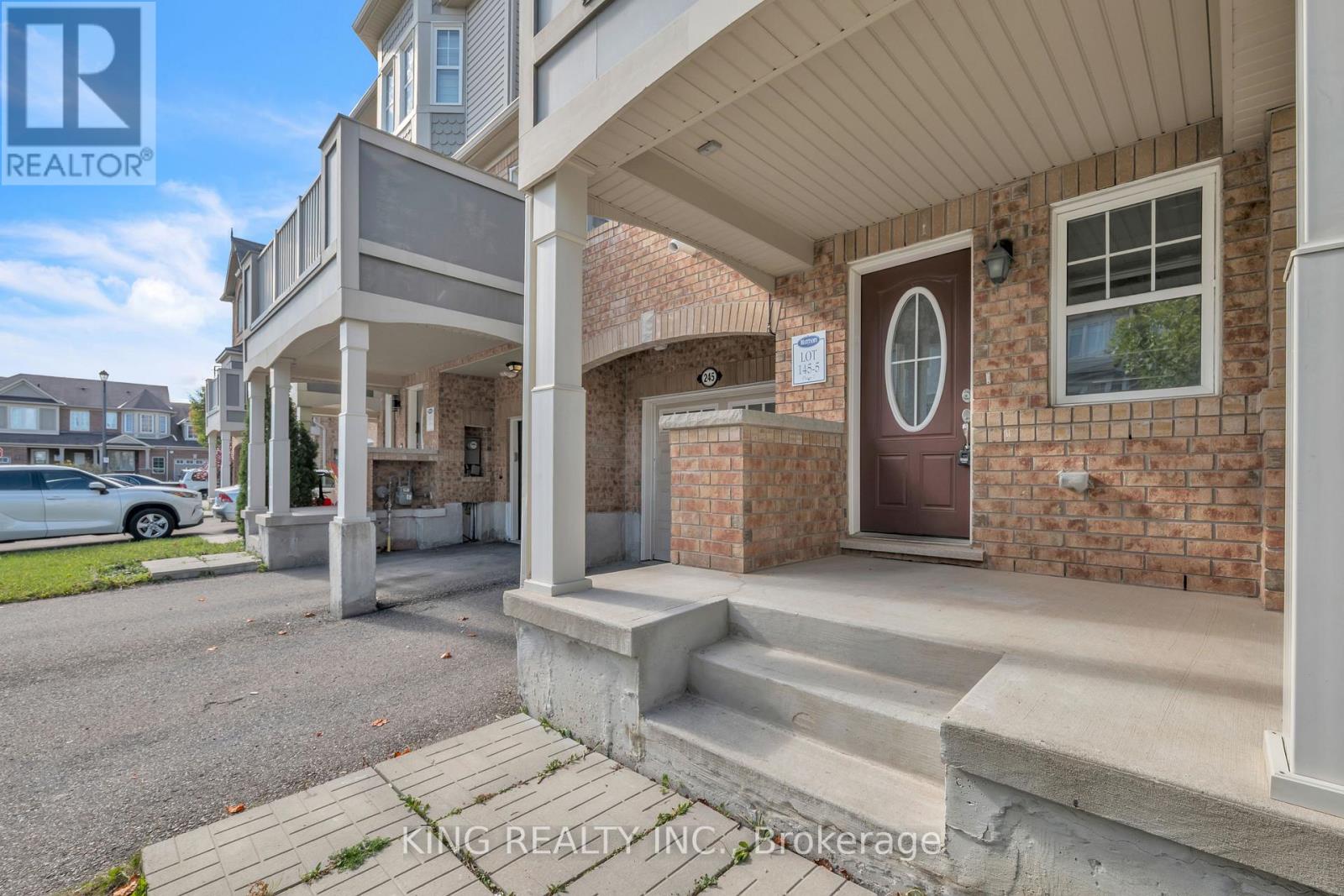 245 Septimus Heights, Milton, Ontario  L9T 8N7 - Photo 4 - W12478780