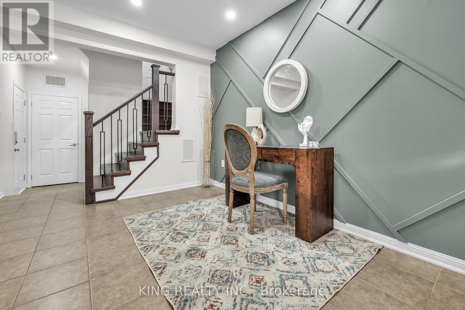 245 Septimus Heights, Milton, Ontario  L9T 8N7 - Photo 7 - W12478780
