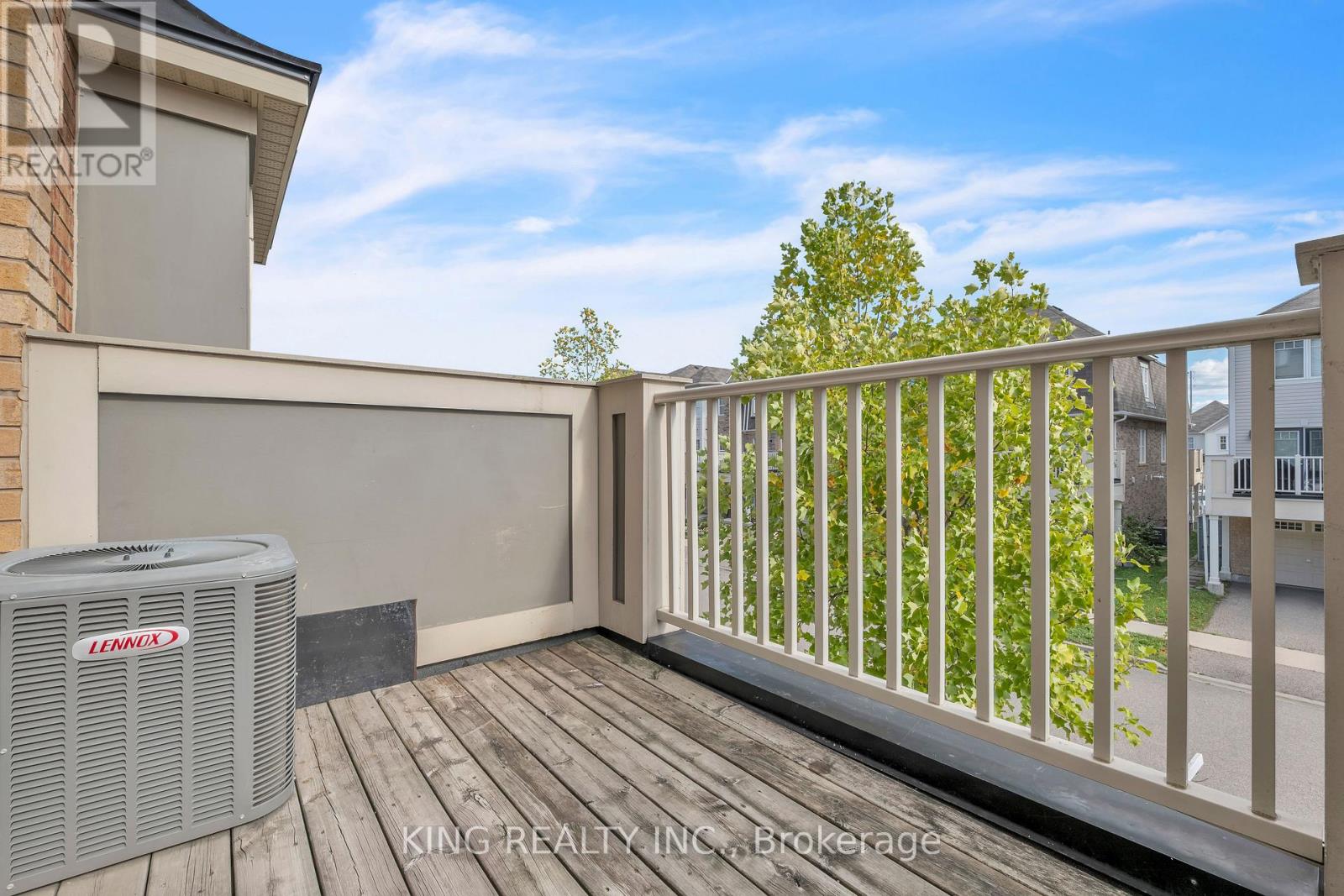 245 Septimus Heights, Milton, Ontario  L9T 8N7 - Photo 9 - W12478780