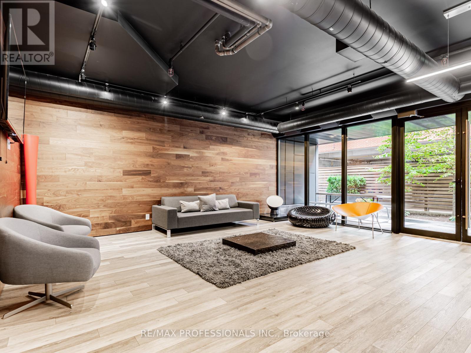 401 - 383 Sorauren Avenue, Toronto, Ontario  M6R 0A4 - Photo 30 - W12478783