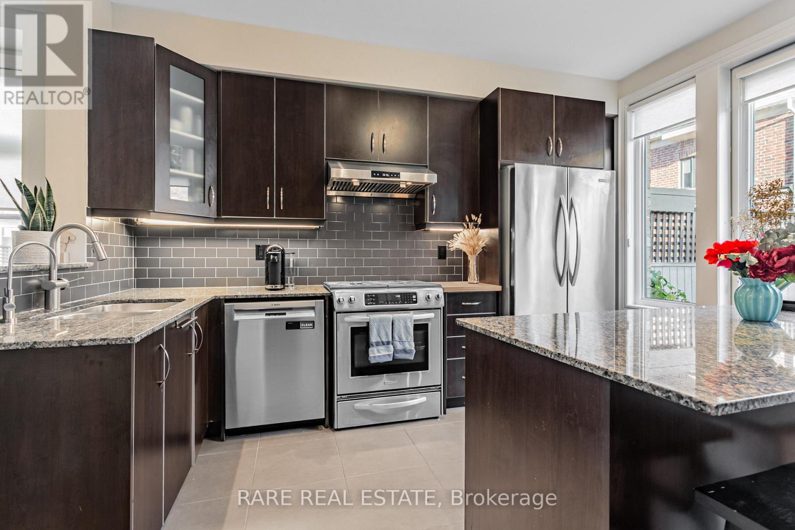 114 - 1812 Burnhamthorpe Road E, Mississauga, Ontario  L4X 0A3 - Photo 12 - W12478785