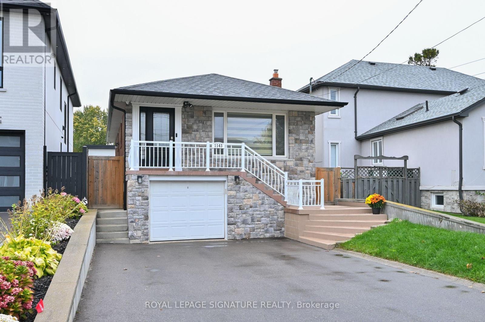 1143 ALEXANDRA AVENUE, Mississauga, Ontario