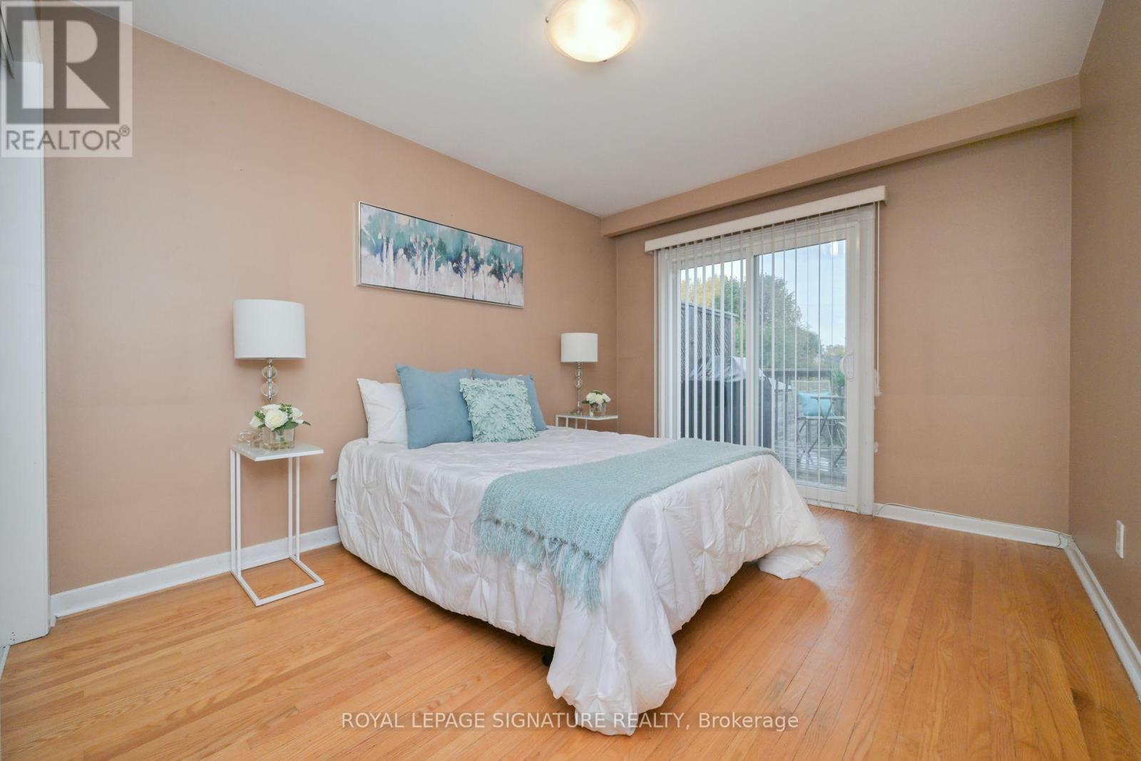 1143 Alexandra Avenue, Mississauga, Ontario  L5E 2A4 - Photo 13 - W12478817