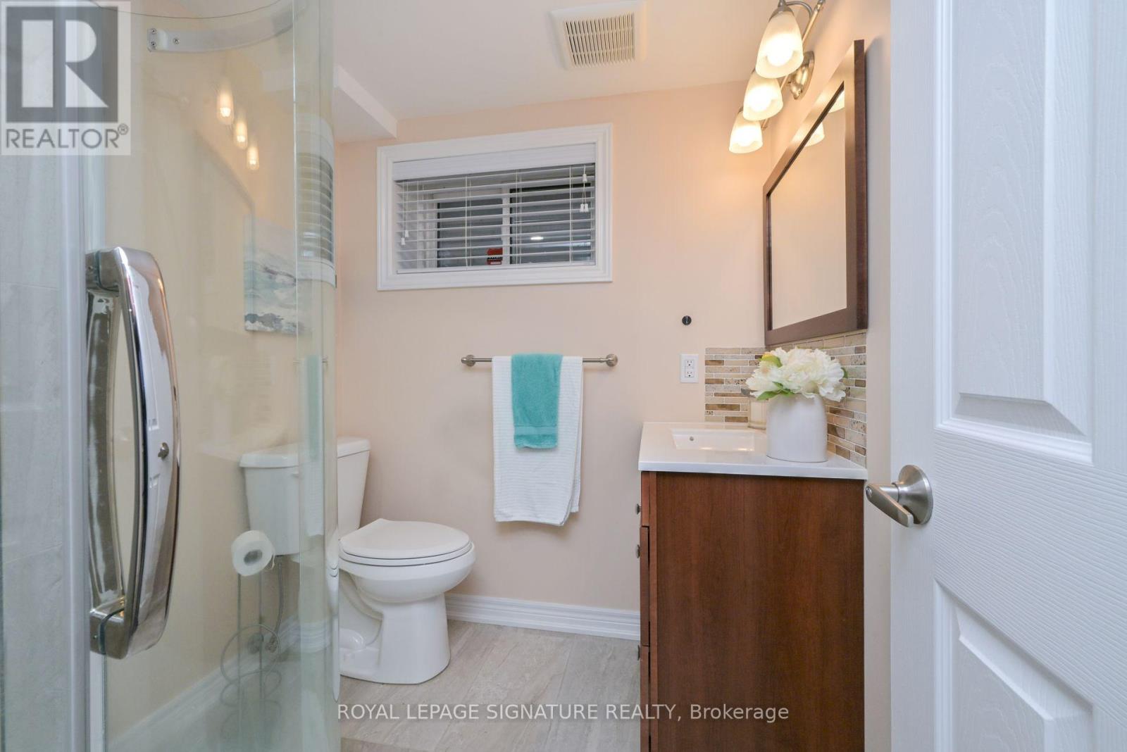 1143 Alexandra Avenue, Mississauga, Ontario  L5E 2A4 - Photo 15 - W12478817