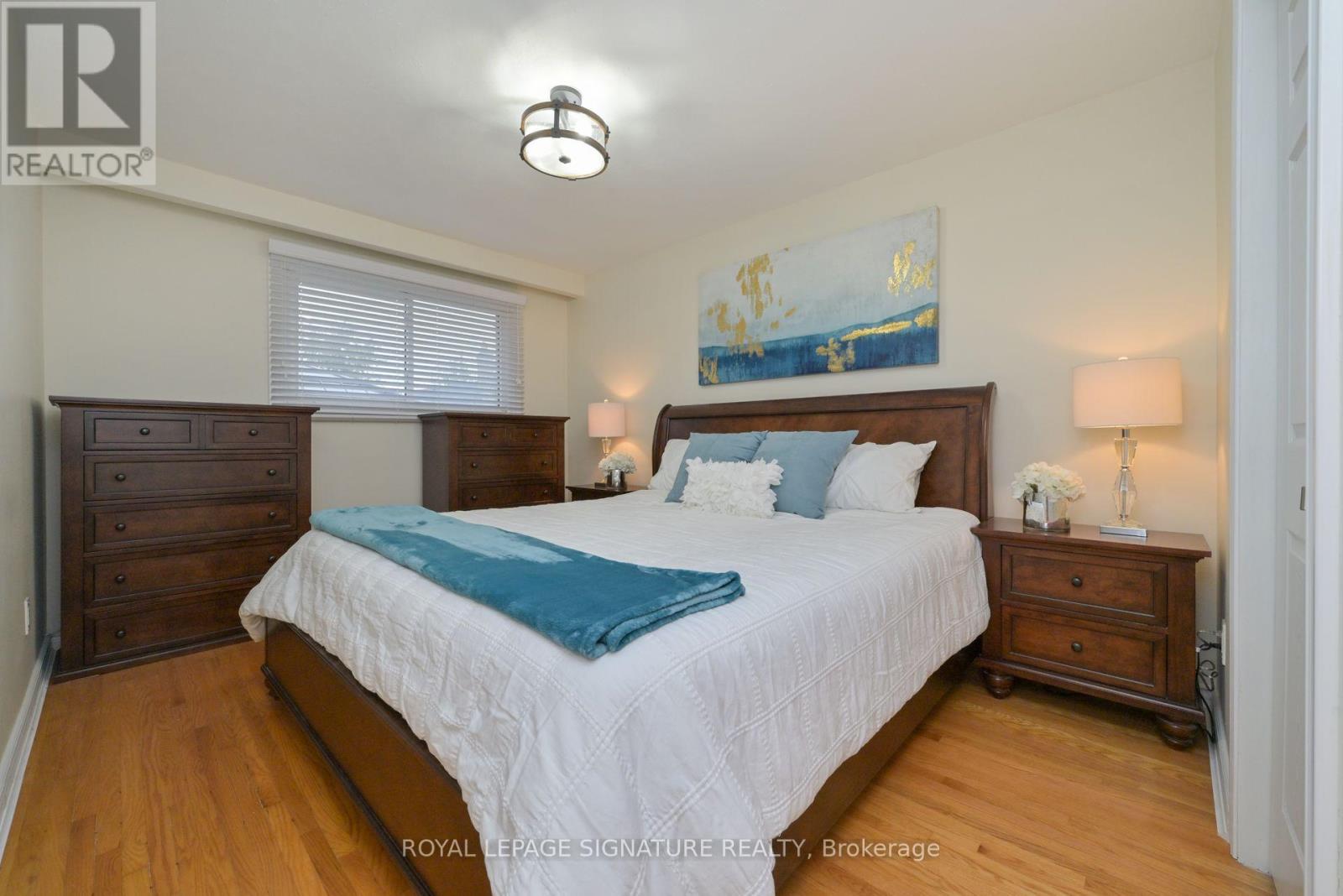1143 Alexandra Avenue, Mississauga, Ontario  L5E 2A4 - Photo 17 - W12478817
