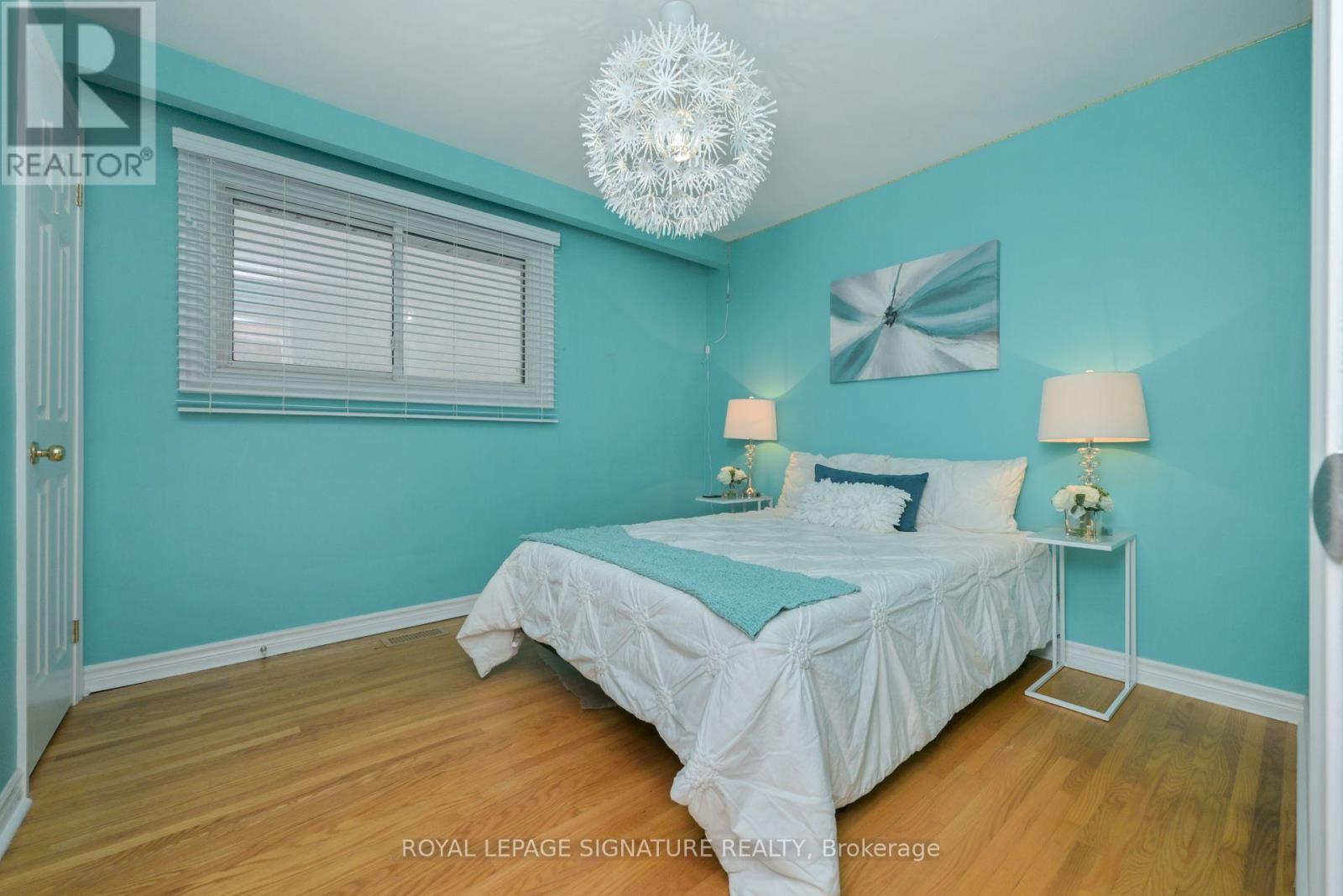 1143 Alexandra Avenue, Mississauga, Ontario  L5E 2A4 - Photo 18 - W12478817