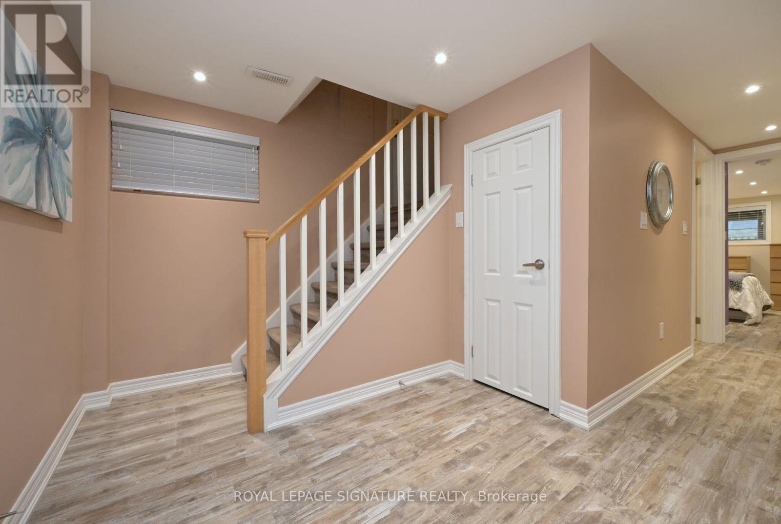 1143 Alexandra Avenue, Mississauga, Ontario  L5E 2A4 - Photo 20 - W12478817